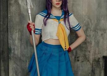 一组户外写真，Alina Becker你真心让人目不转睛，色彩和姿态都让人想要一探究竟。